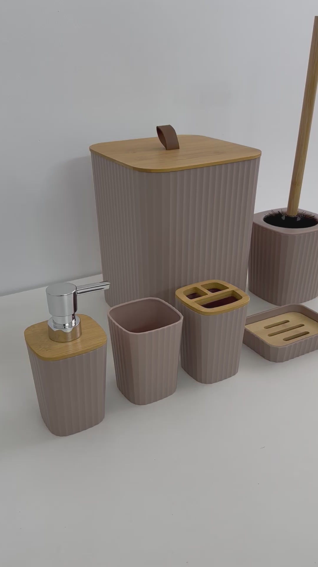 Charger la vidéo : Set d'Accessoires de Salle de Bain 6 en 1 incassable - Beige