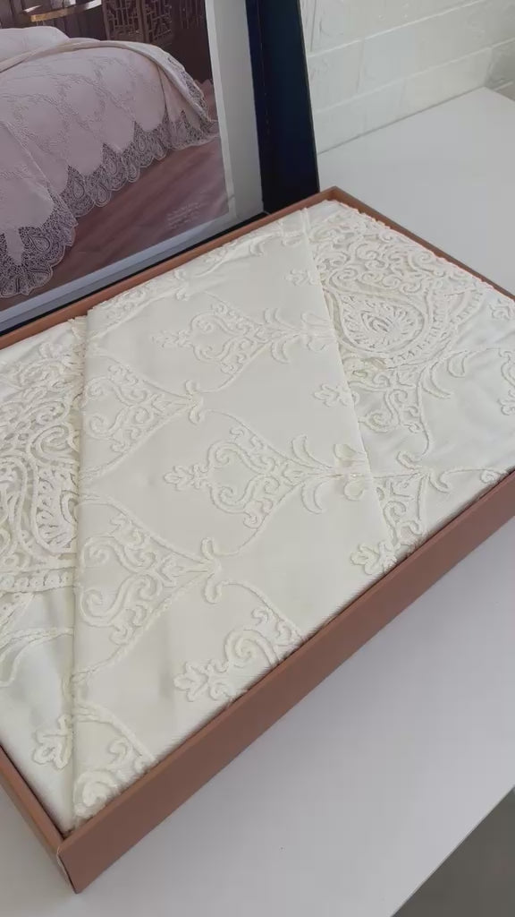 Charger la vidéo : Parure de Lit Kamraya Haut Couture 100% Coton 6 pièces