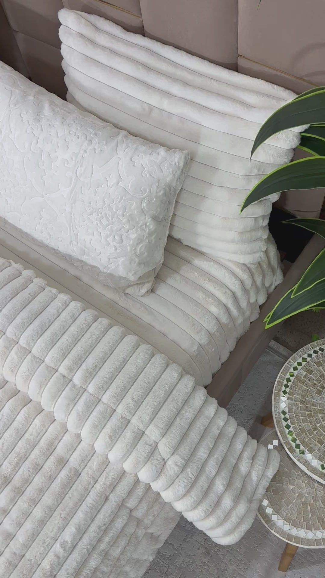 Charger la vidéo : Couette Luxe en Fourrure de Lapin – Fabrication Azyena