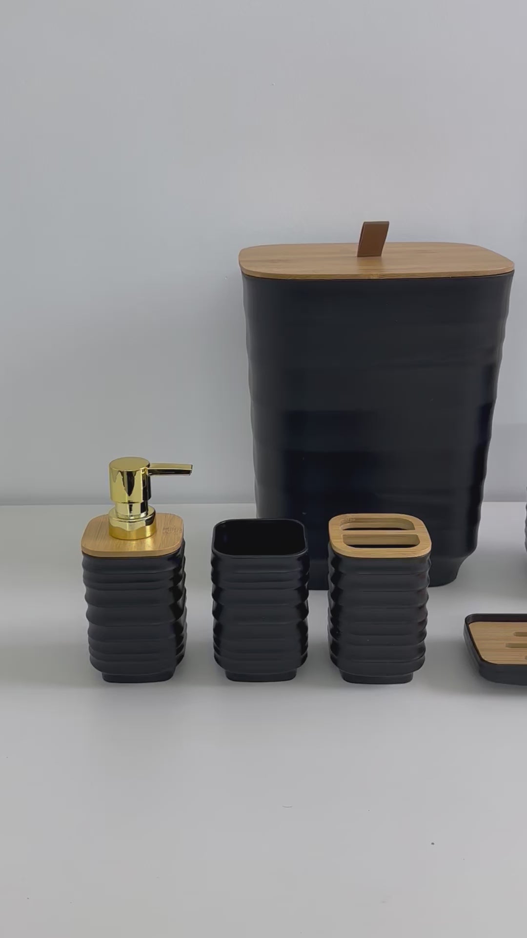 Charger la vidéo : Set d'Accessoires de Salle de Bain 6 en 1 incassable